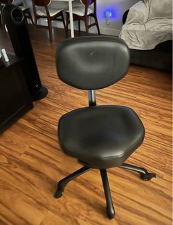 TatSoul Oros Adjustable Tattoo Artist Chair (Black)