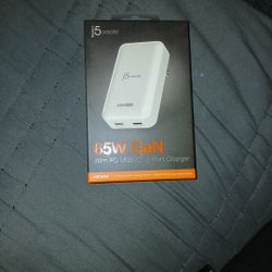 J5 Create 65W Gan USB-C 2 Port Charger