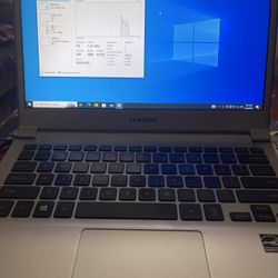 Samsung Laptop NO900XL-k04US intel i7-6500U,8GB RAM,256GB SSD