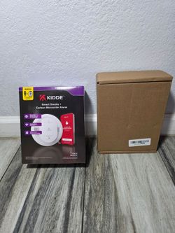 Kidde Hardwired Kidde App Enabled Smart Smoke and Carbon Monoxide Detector, AA Battery Backup, Voice Alerts, Interconnected Alarm