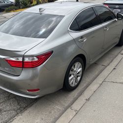 2015 Lexus ES 300h