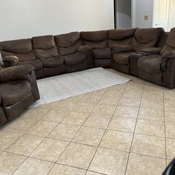 Manual Reclining Sectional