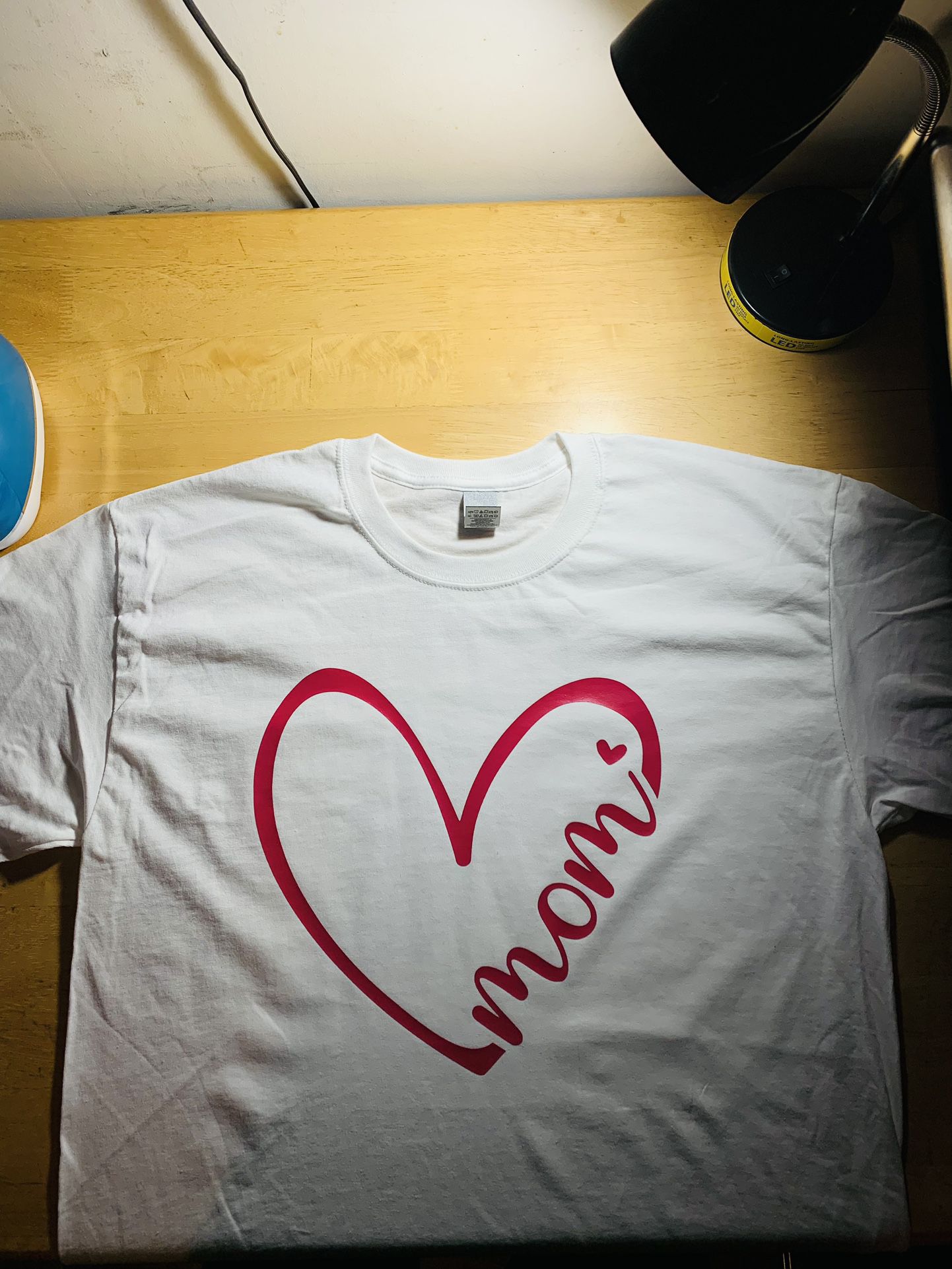 Heart Mom T-shirts Size L