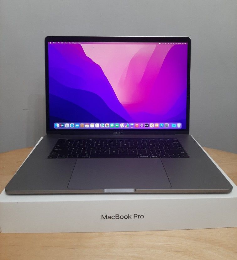 MacBook Pro 15" (2016) – Excellent Condition!