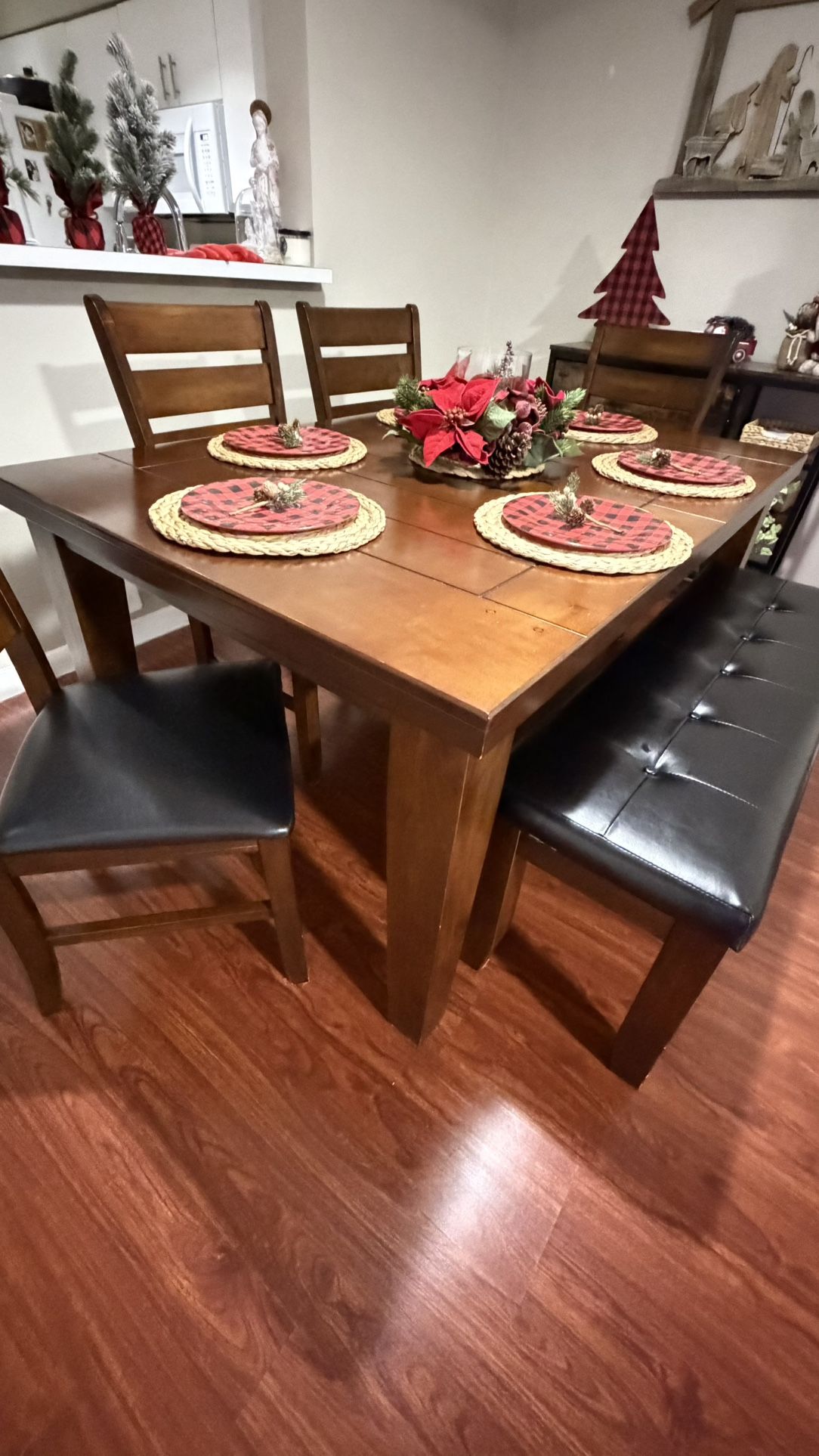 Dining table (Expandable) and chairs (6 chairs + bench)
