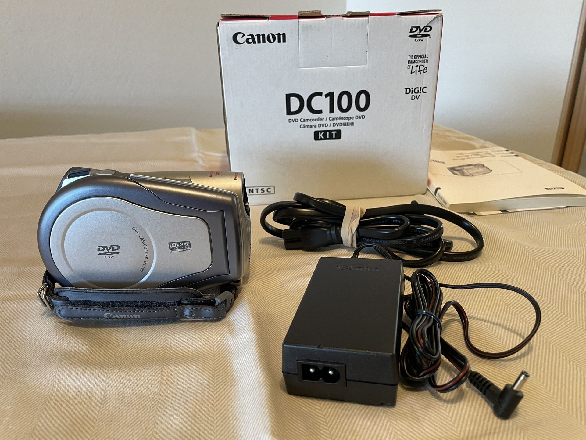 Canon DC 100 DVD Camcorder