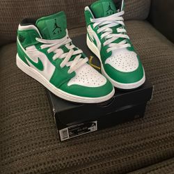 Nike Air jordans Size 5Y