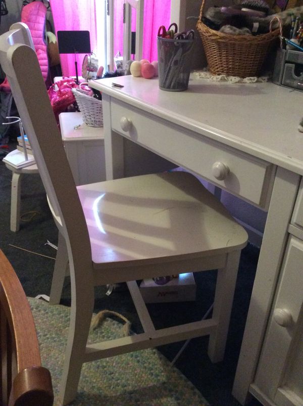 Land Of Nod Desk Set Furniture In Auburn Wa Offerup