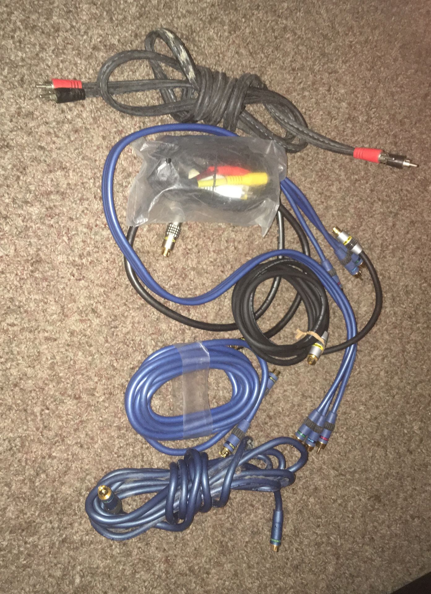 Monster cable and Acoustic research pro svideo and audio cables lot