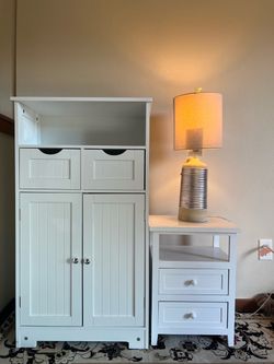 Modern2-Piece Storage Cabinet Set – Great Condition! Upgrade your home with this beautiful2-piece storage cabinet set. Perfect for the living room, be