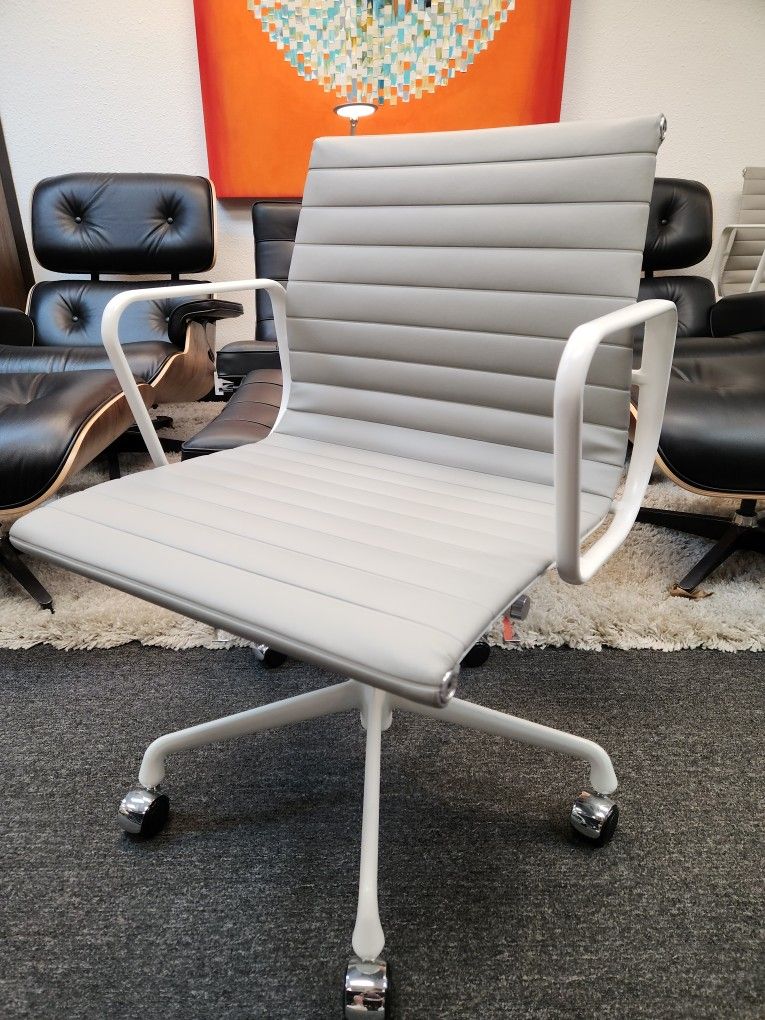 🔥LIKE NEW!🔥100% AUTHENTIC EAMES HERMAN MILLER ALUMINUM GROUP MANAGEMENT CHAIRS RARE WHITE POWDER COAT ARMS, BASE & FRAME