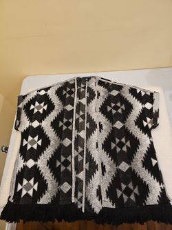American Eagle Outfitters Women's XS Aztec Moroccan Open Poncho Sweater 