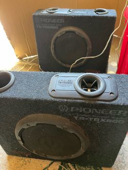 stereo with speakers