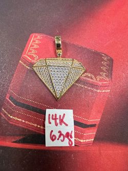 14K Solid Gold Pendant For Wedding CUBIC ZIRCONIUM STONES 6.3Gr