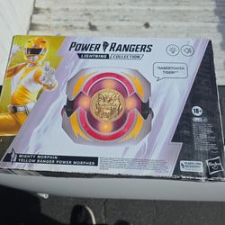 Power rangers lightning collection yellow ranger
