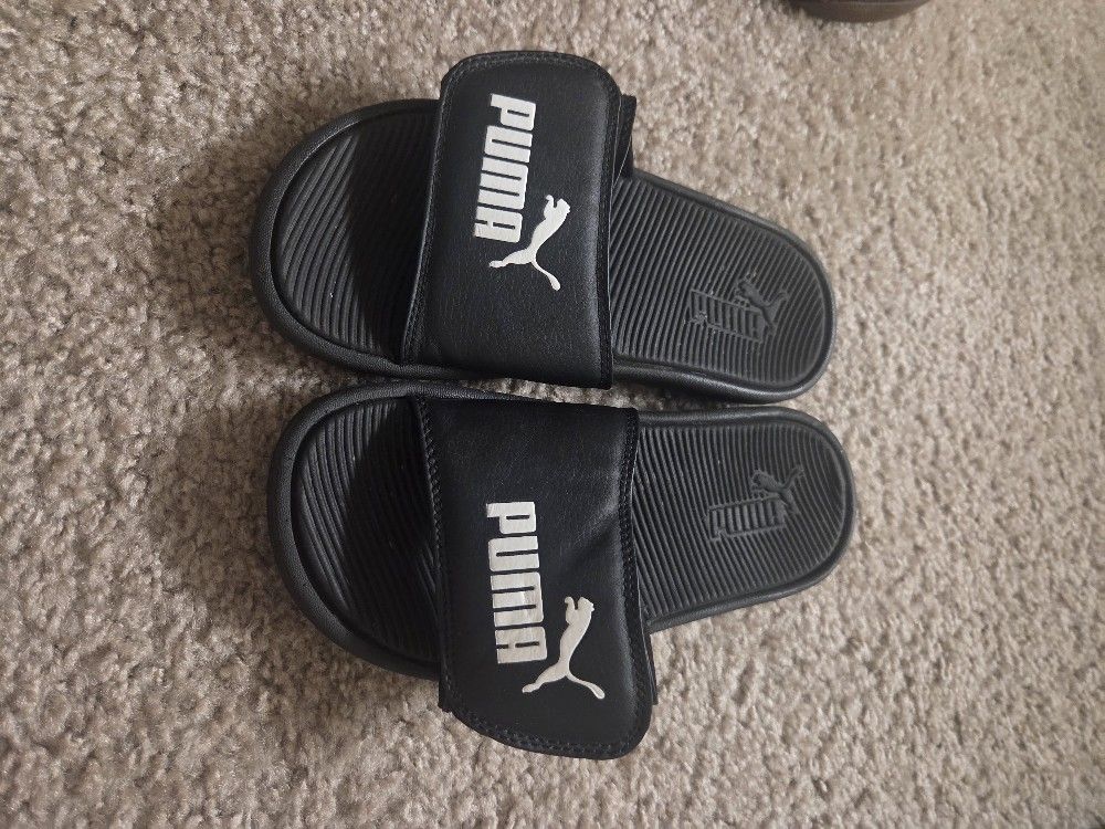 Boys Puma Slides / sandals 