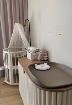 Stokke round crib Convertible Mini to Full Size