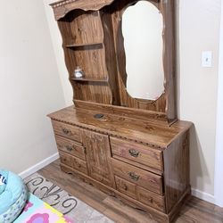 Dresser