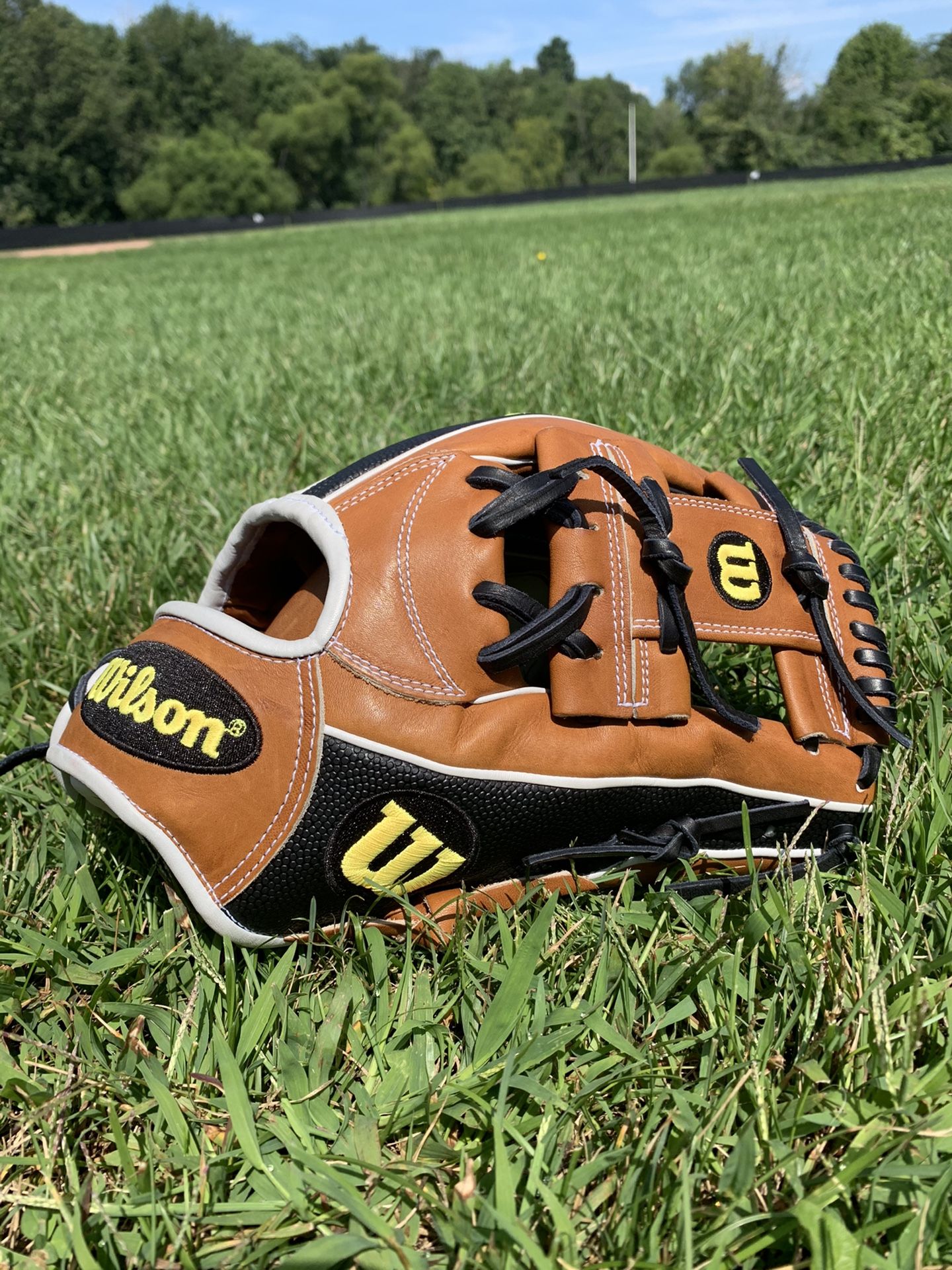 NWT Wilson A2000 1787 11.75” Baseball Glove