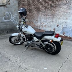 2005 Suzuki boulevard s40