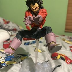 SS4 (Super Saiyan 4) Vegeta GT Figure