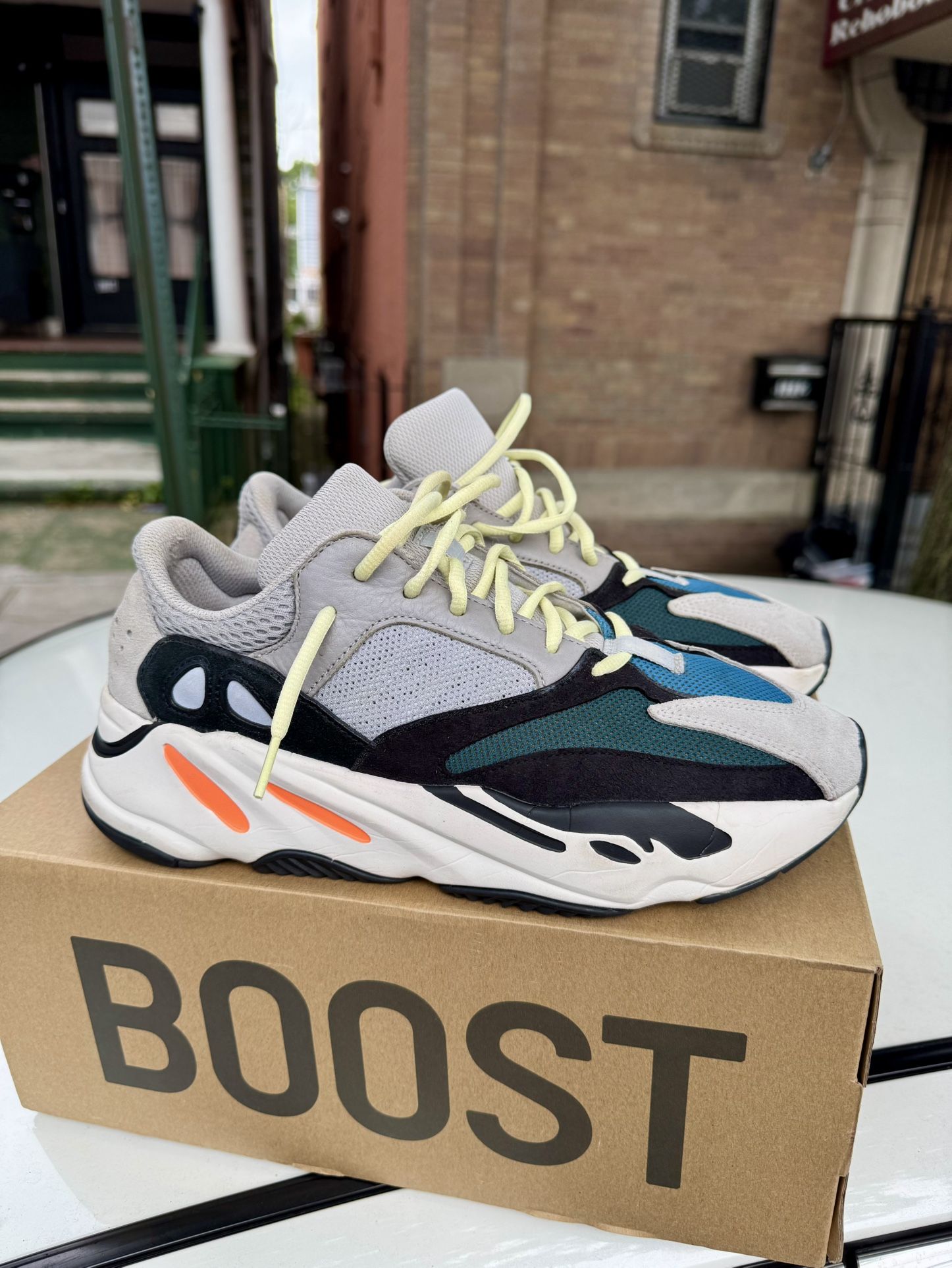 Yeezy 700 Waverunner Size 10