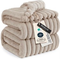 Bedsure Soft Queen Size Blanket for Bed Beige 90"x90"
Birthday Gifts for Women Mom Her, Warm Lightweight Cozy Fluffy Throw Blanket Sofa, Dorm Room Hom