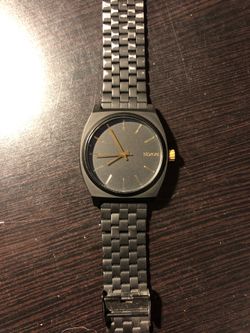 Nixon watch