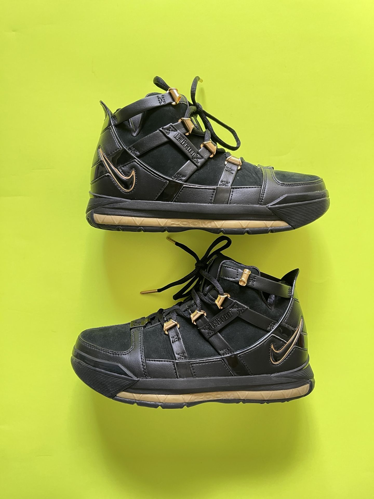 Lebron 3 2018 Size 6M “ Metallic Gold “