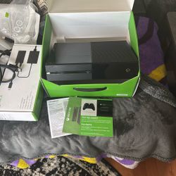Xbox One With Kinect 