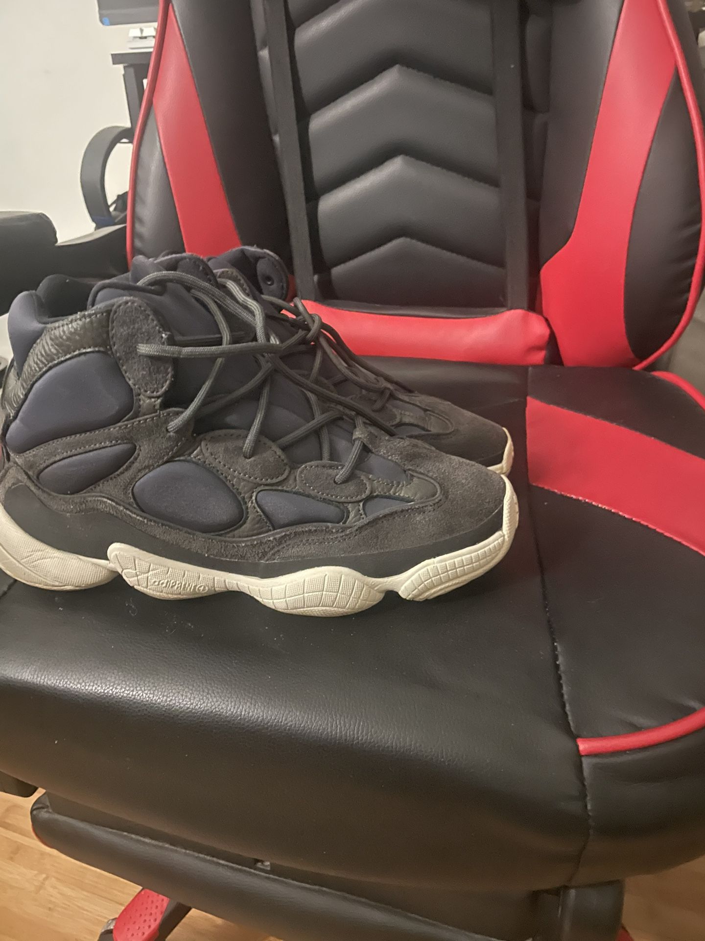 Grey and white Yeezy 500 trainers #streetwear #sneakers