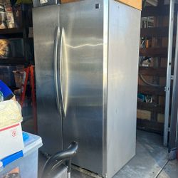Kenmore Refrigerator 