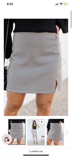 Pink Lily Skirt Size Medium 