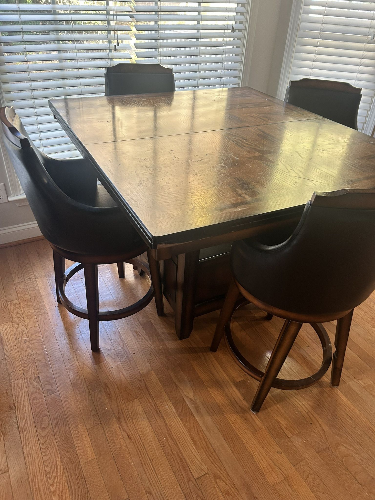 Bayshore Extendable 9 Piece Counter Height Dining Set In Good Condition