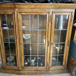 Top Of Vintage Thomasville China Cabinet