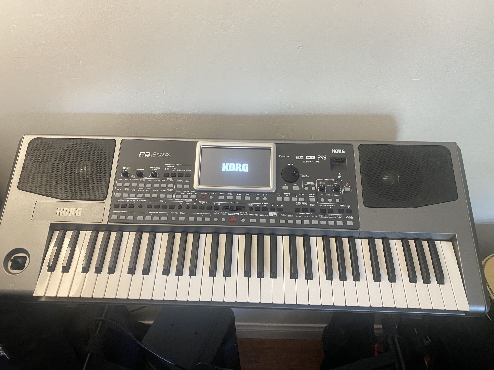 Teclado Korg Pa900