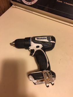 Makita drill 18 volts used tool only