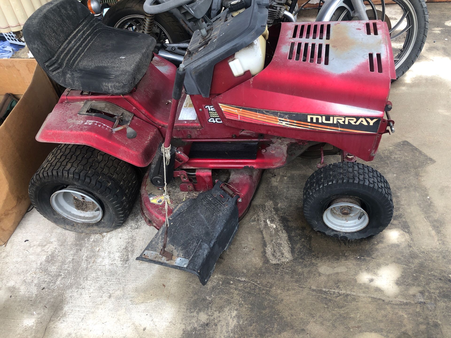 Murray lawn tractor Briggs and Stratton 12.5 electric engine