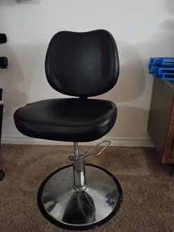 Styling chair