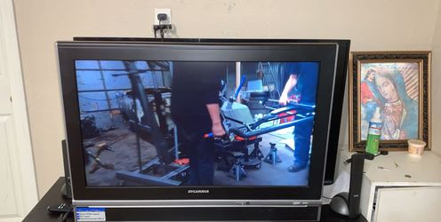 32’ inch sylvania flatscreen