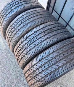 255 65 17 Goodyear tires Con 80% de Vida Las 4