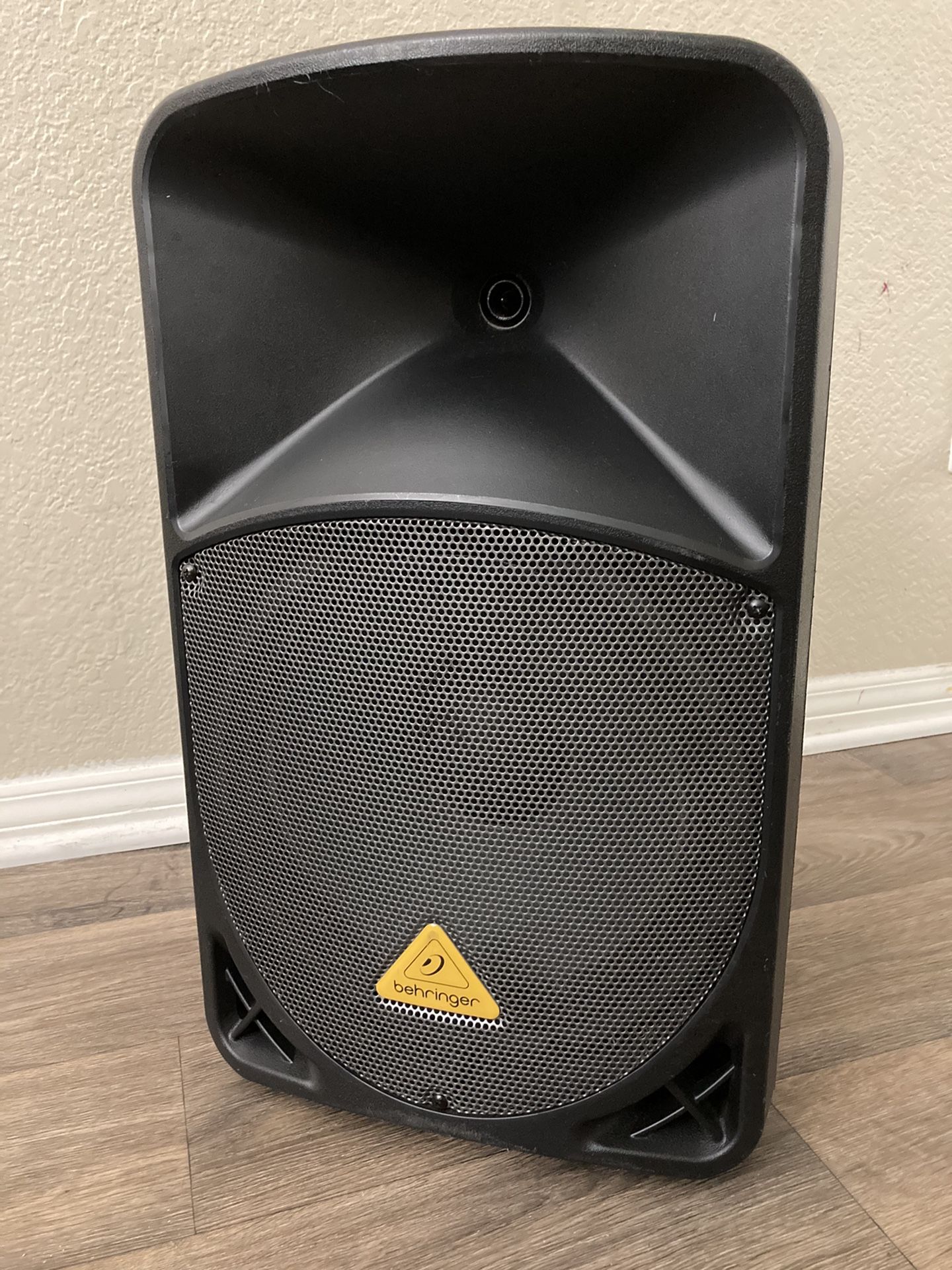 Behringer B112D Active 2-Way 12” PA Speaker 1000W