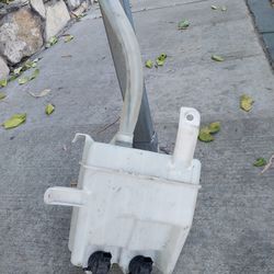 2008 scion xb  wiper fluid container