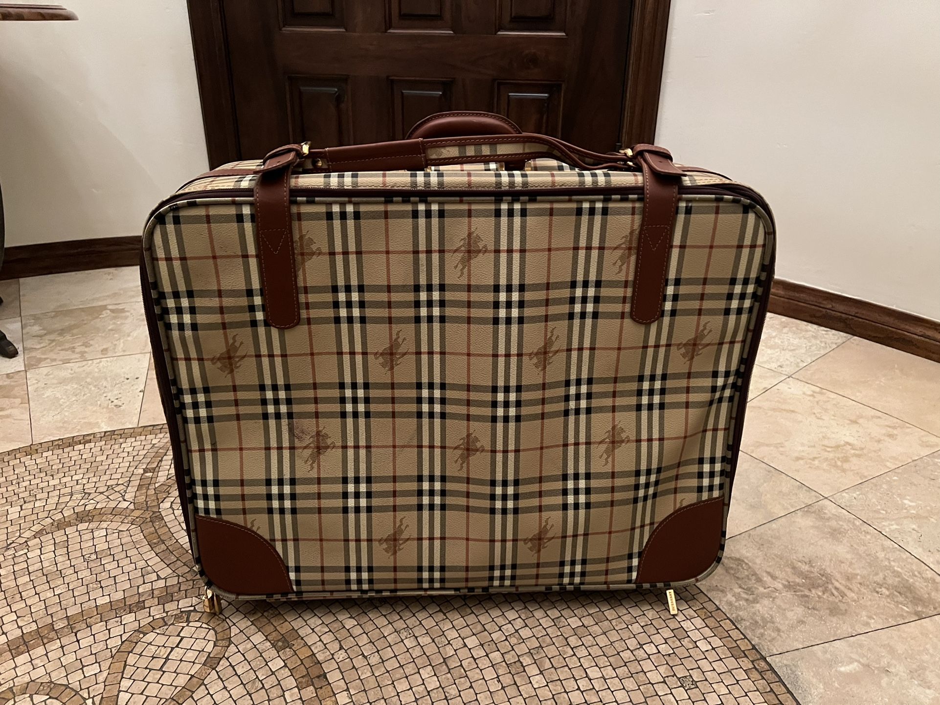 Burberry Vintage Luggage for Sale in Chula Vista CA OfferUp