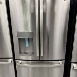 Never Used 28 Cu.ft Refrigerator With Water And Ice 