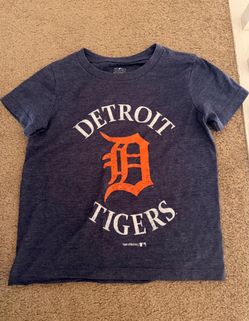 Kids size XS (5) Detroit Tigers shirt