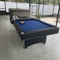 Pool Table 8 FT (brand new)