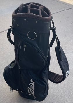 Titleist Golf Cart Bag STAND ALONE Sling Arm 7–way Cart Bag / Black w/Cover