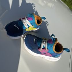 Nike toddler shoes size 10c