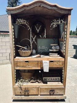 Country hutch